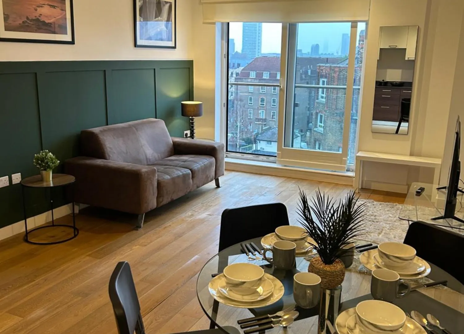 Newly Renovated & Modern 2-Br Close To Canary Wharf Londres Apartamento